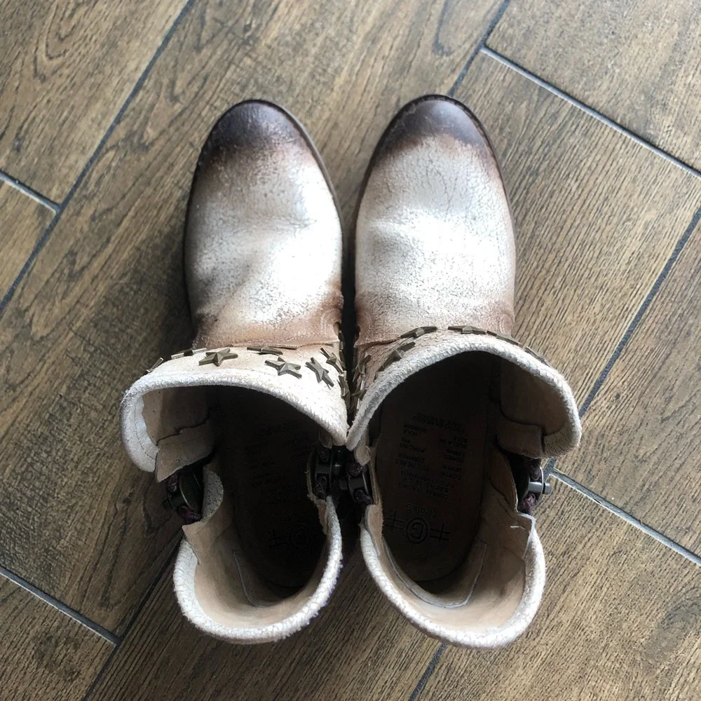Circle G Ankle Booties - Picture 6 of 12